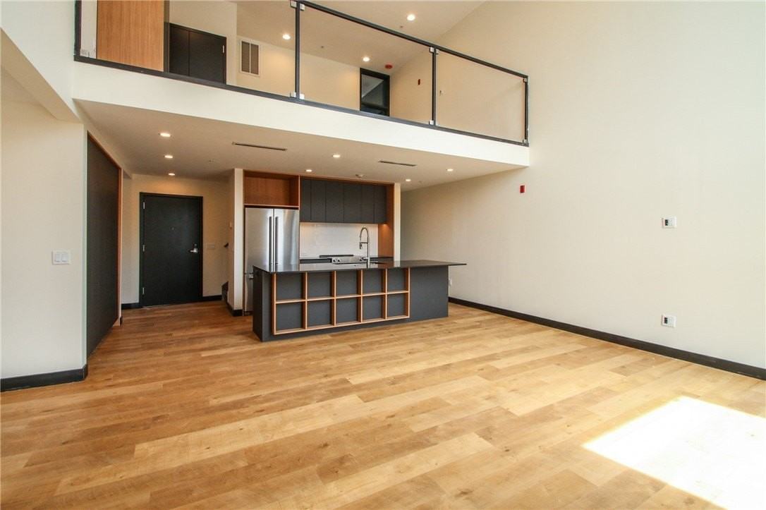 33 Russell St #202 - Photo 7 of 30