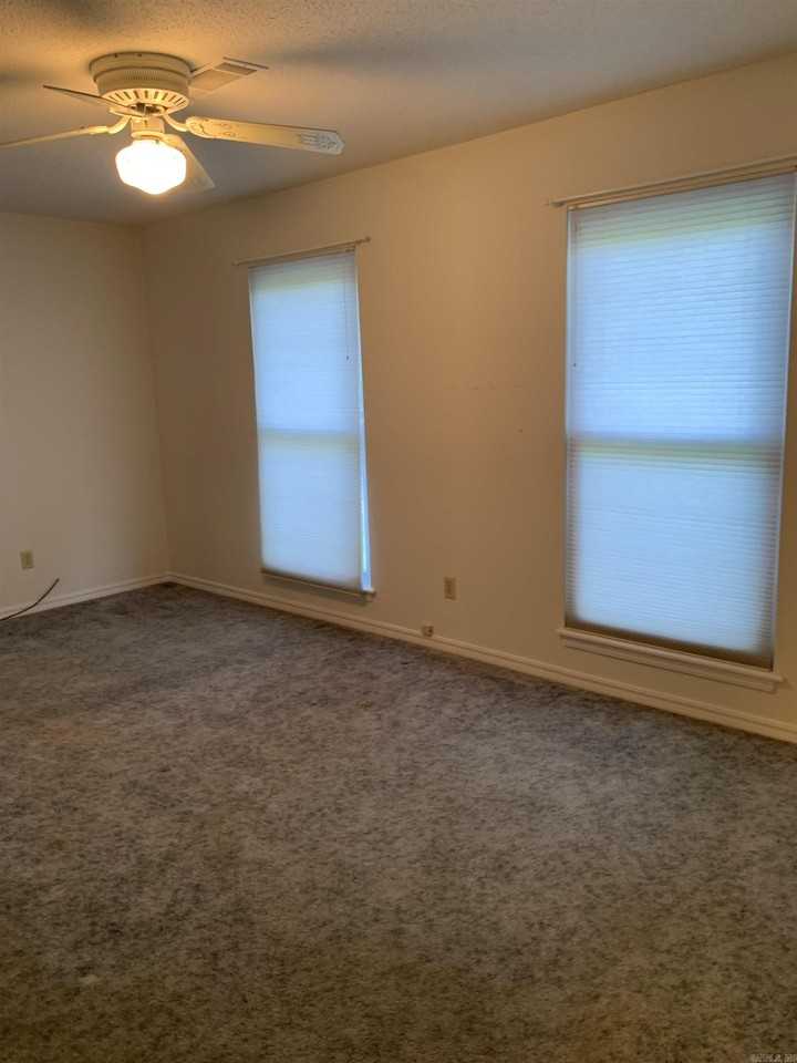 107 Ambrose Ln - Photo 5 of 16