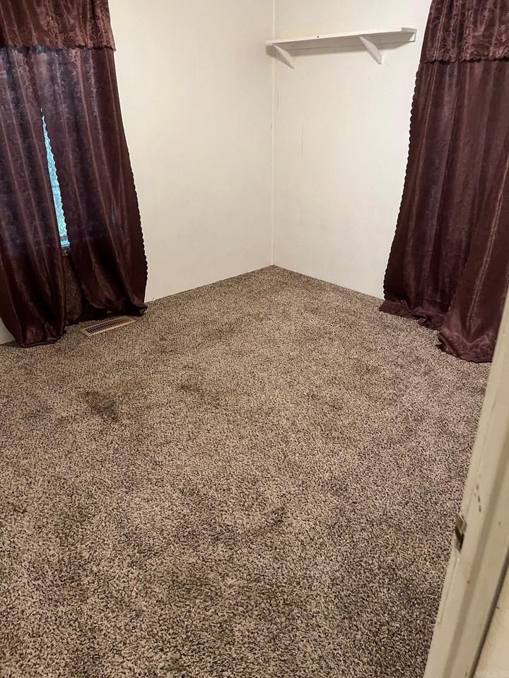 505 Girard St - Photo 5 of 9