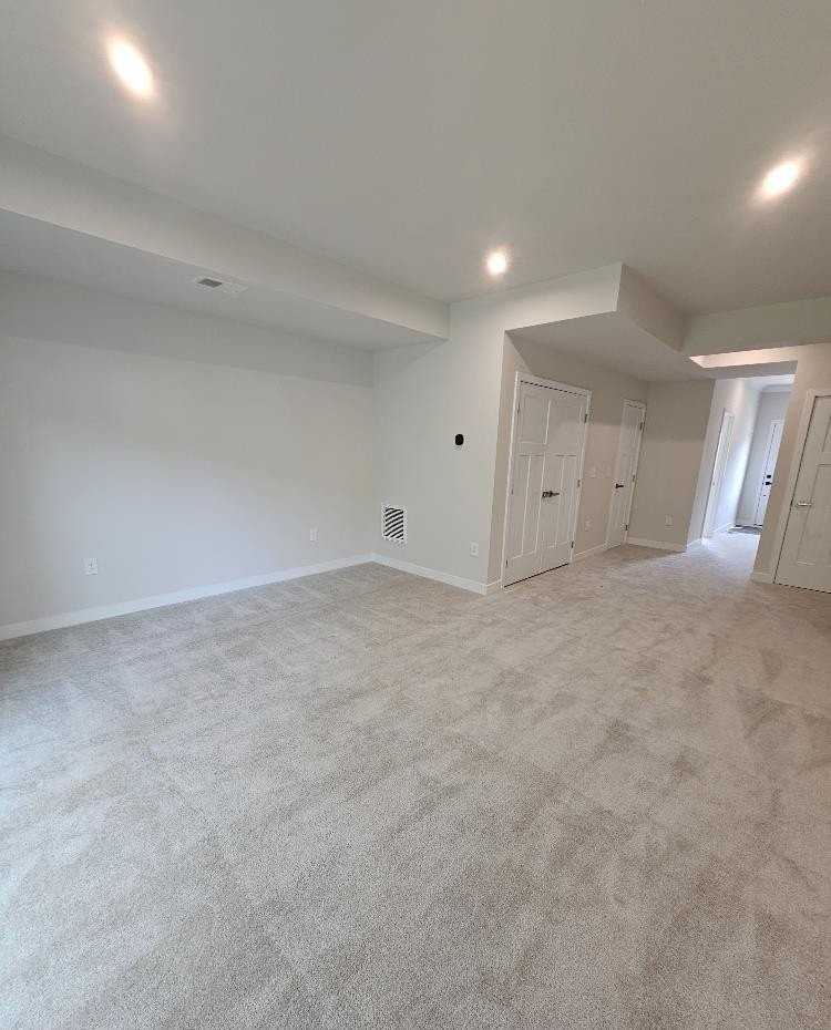 303 Golan Cir - Photo 5 of 32