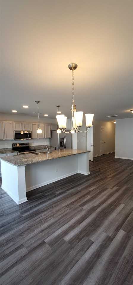 1135 Fairway Ln - Photo 4 of 28