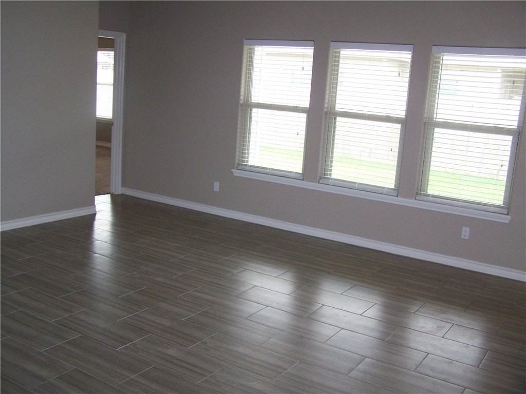 1117 Sambar Ln - Photo 3 of 17