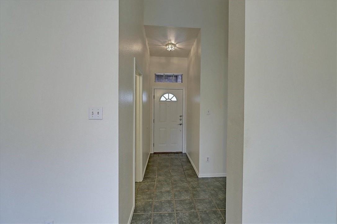 7933 Elk Dr - Photo 3 of 40