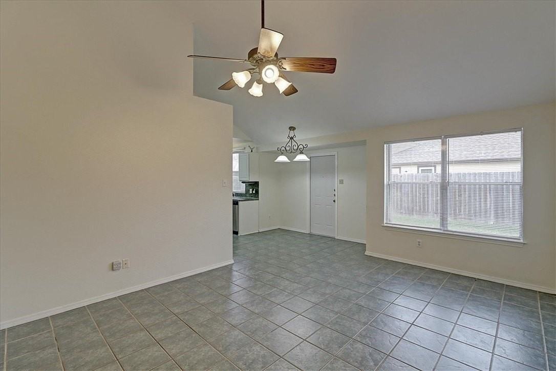 7933 Elk Dr - Photo 4 of 40