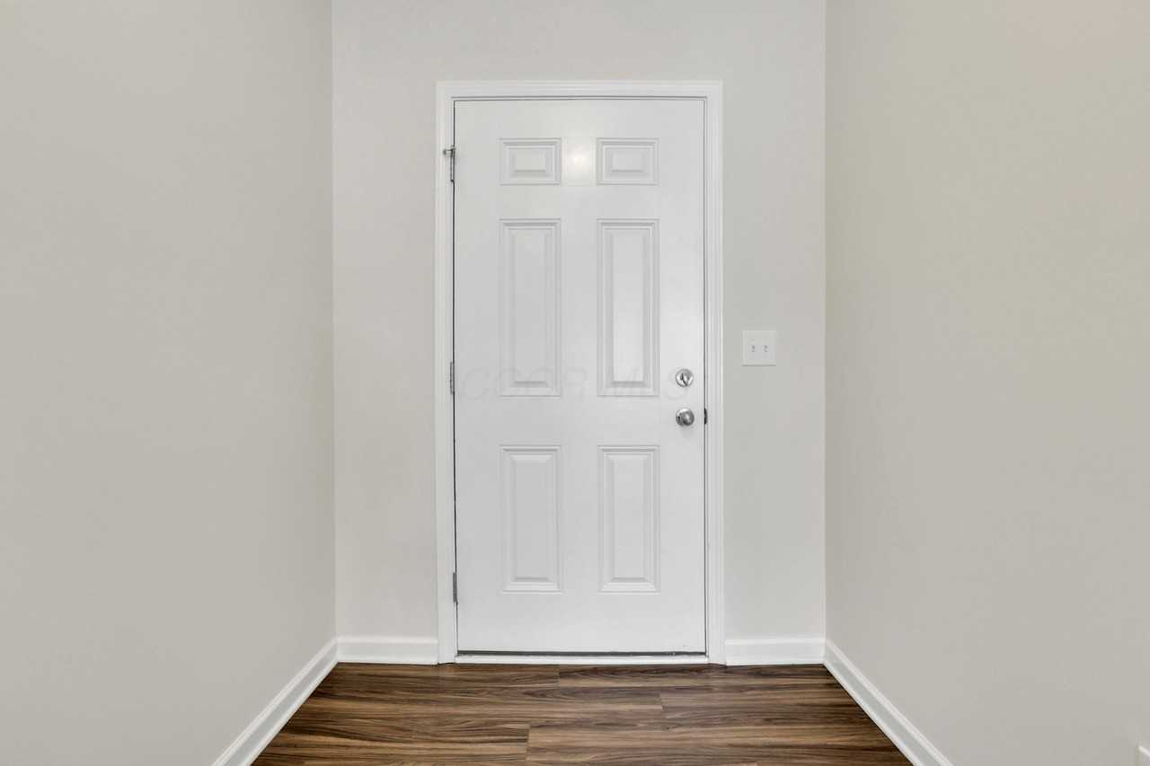 241 Sunstone Ln - Photo 6 of 50