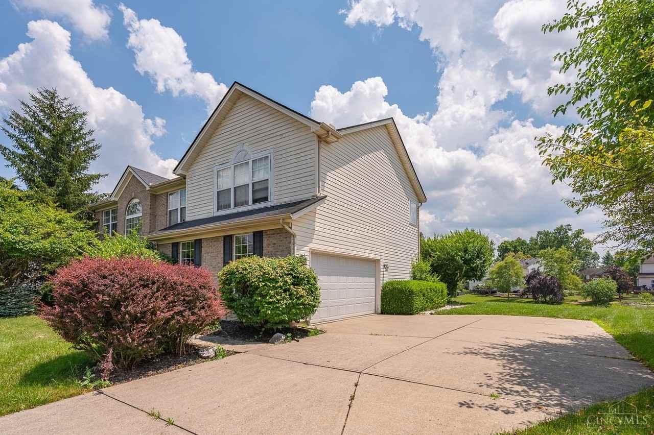 5852 Running Fox Ln - Photo 3 of 26