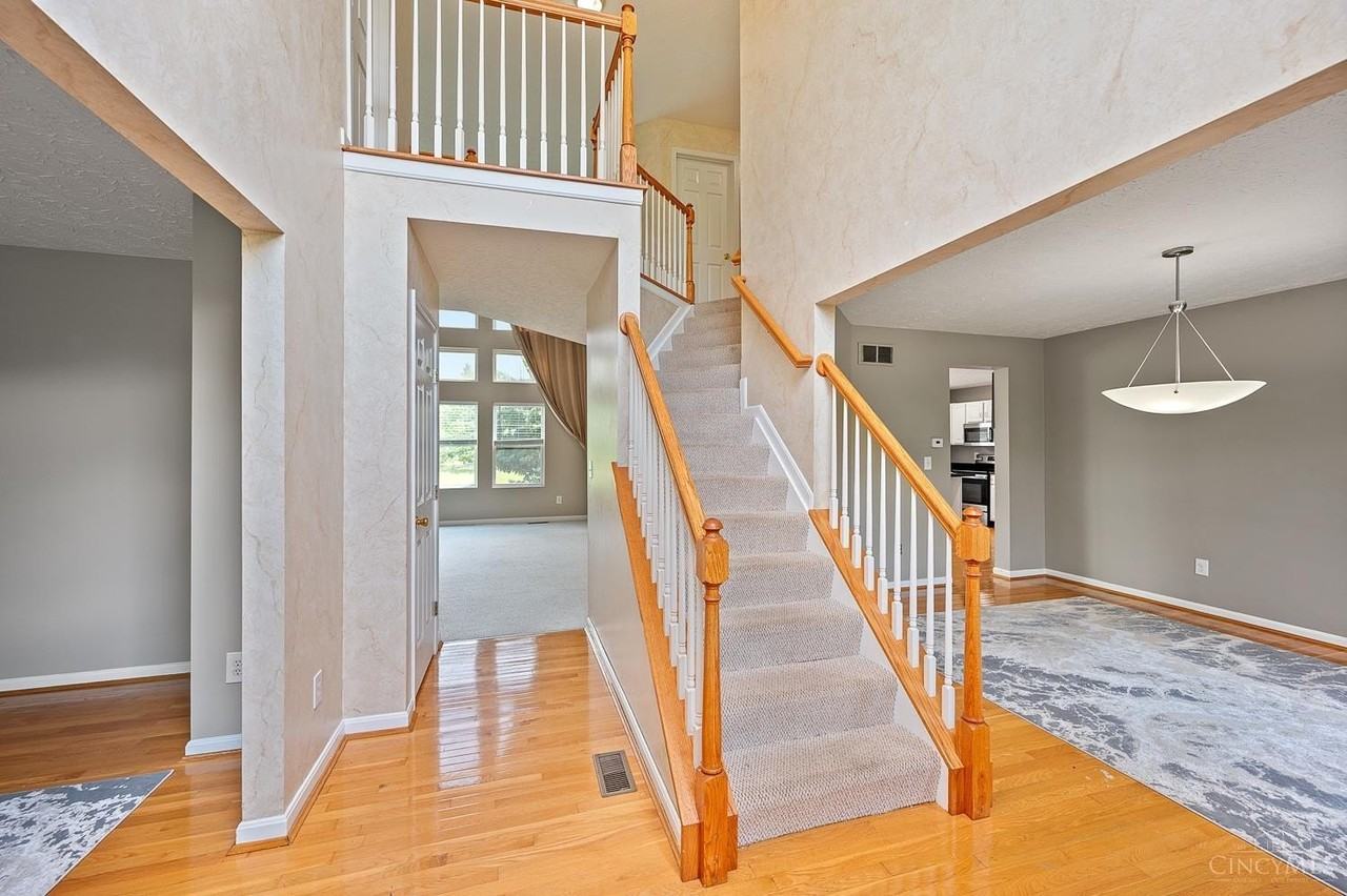 5852 Running Fox Ln - Photo 5 of 26