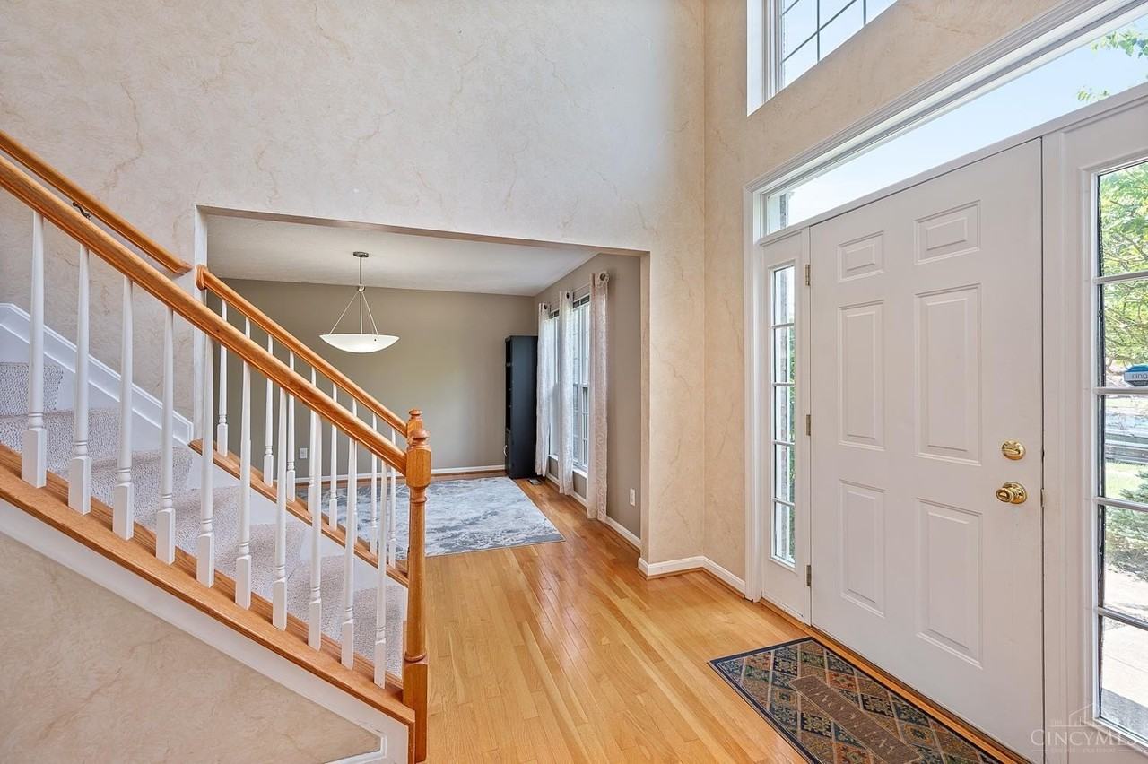 5852 Running Fox Ln - Photo 6 of 26