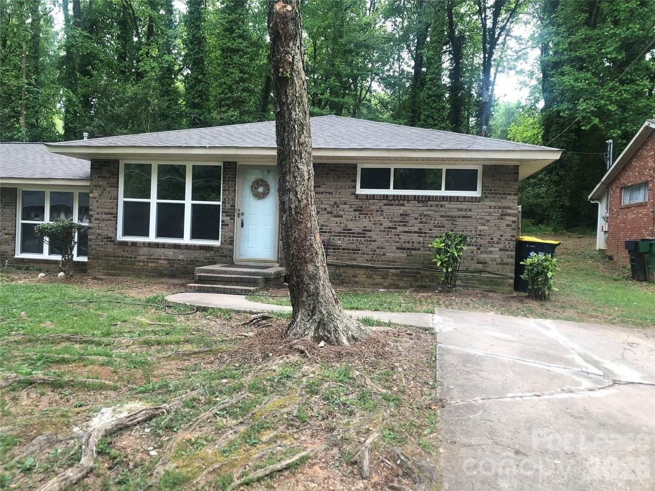 524 Blendwood Dr - Photo 2 of 14