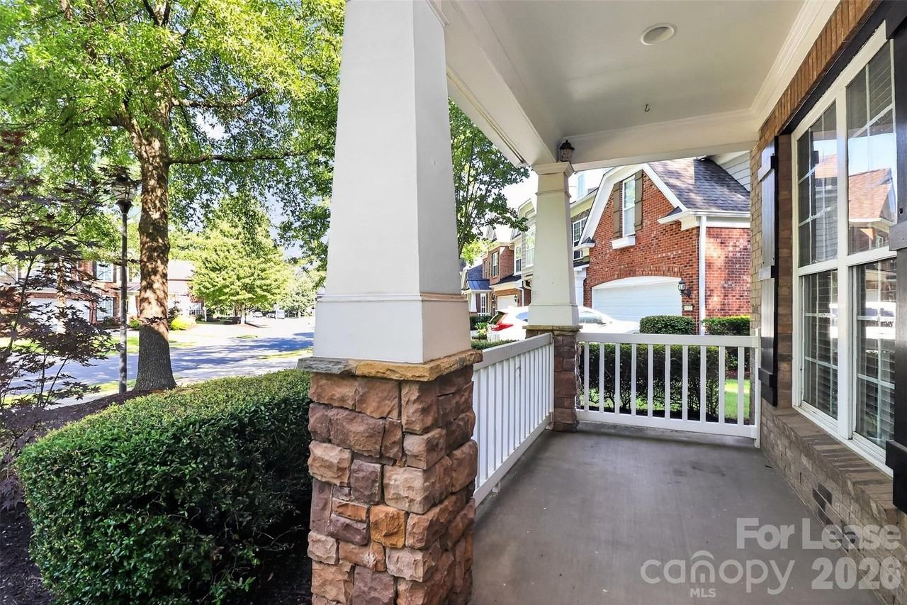 10229 Blairbeth St - Photo 3 of 41