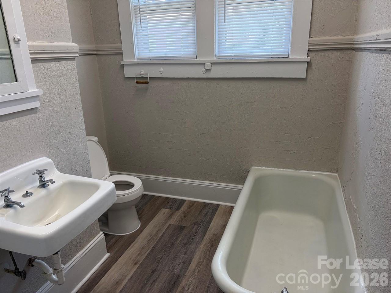 215 N 3rd St #C - Photo 5 of 6
