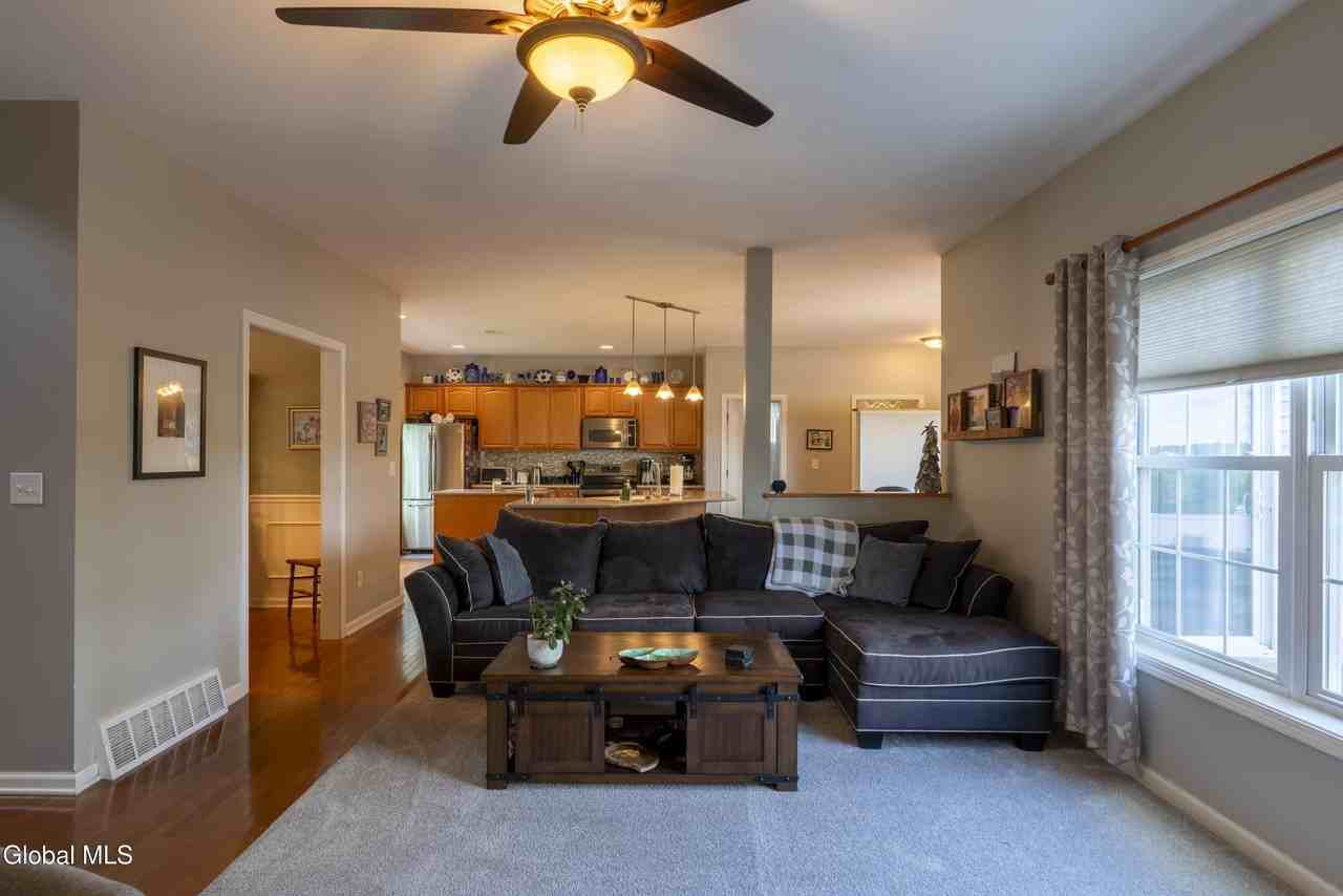 6 Damascus Way - Photo 7 of 44