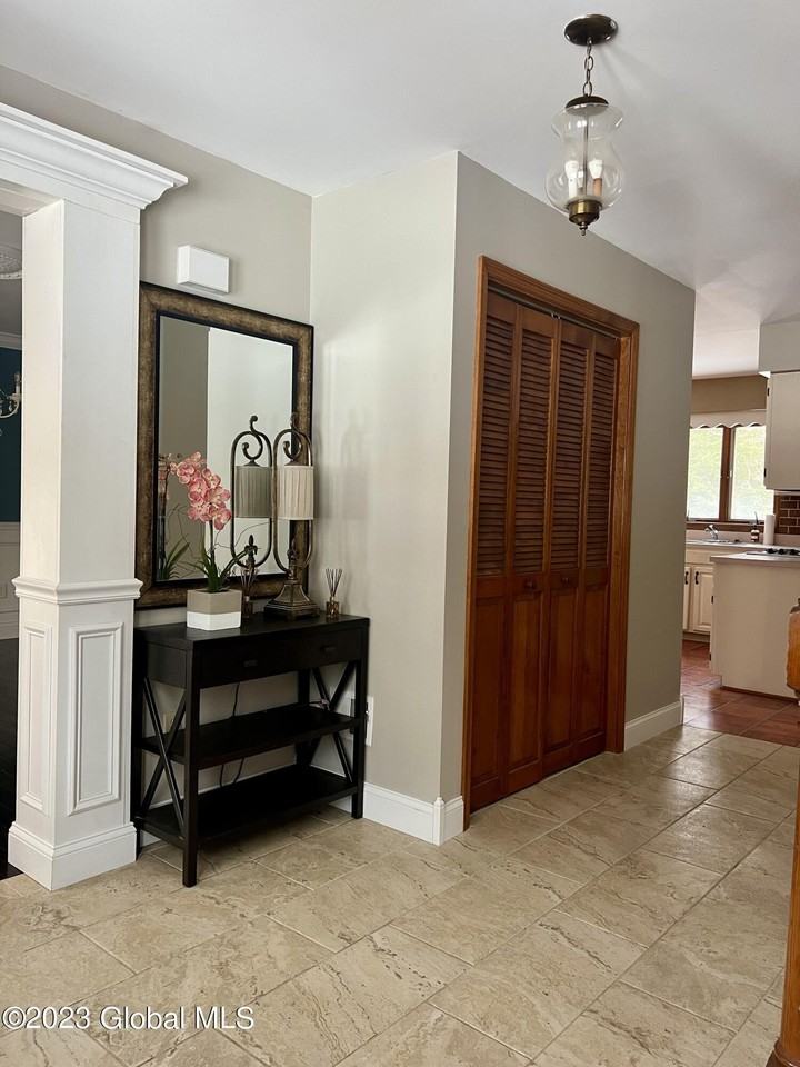 60 Sherwood Trl - Photo 3 of 35