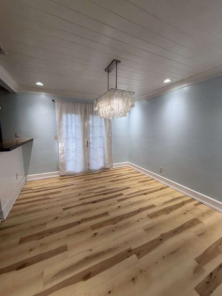1206 E 52nd St #1 - Photo 4 of 26