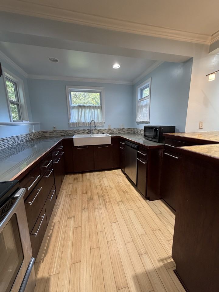 1206 E 52nd St #1 - Photo 6 of 26