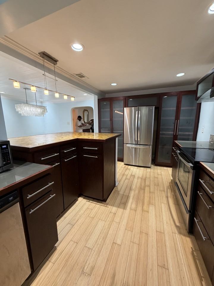 1206 E 52nd St #1 - Photo 7 of 26