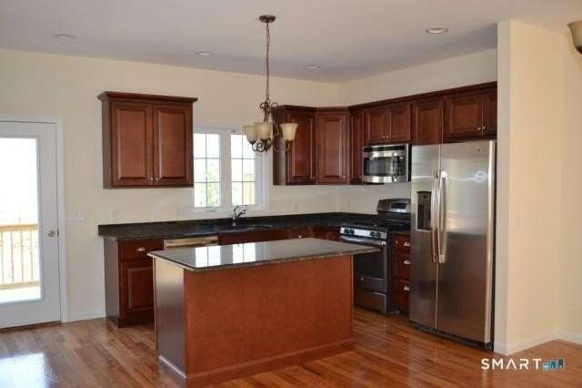 18 Oak Branch Dr #18 - Photo 2 of 10