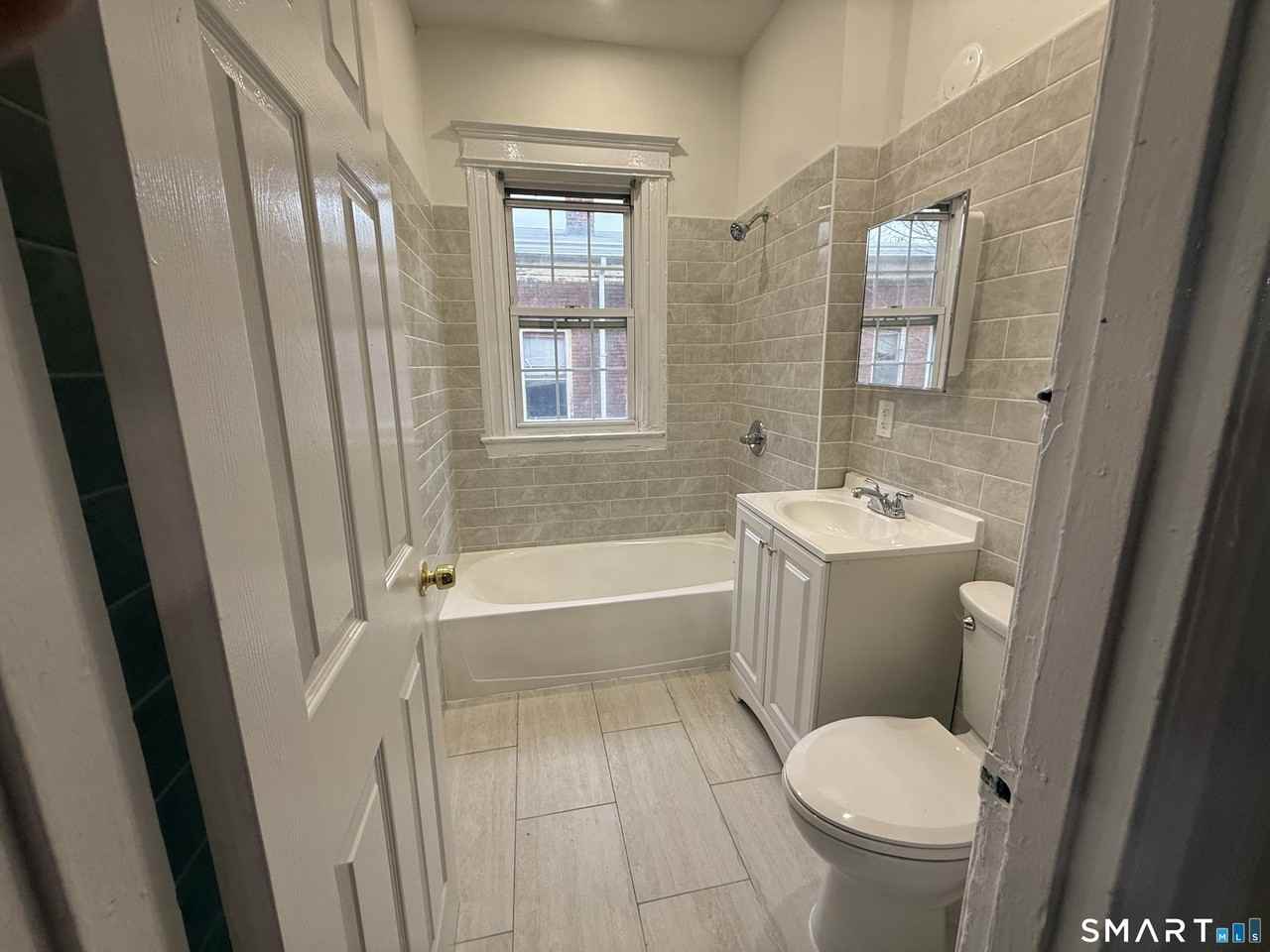 204 Homestead Ave #3