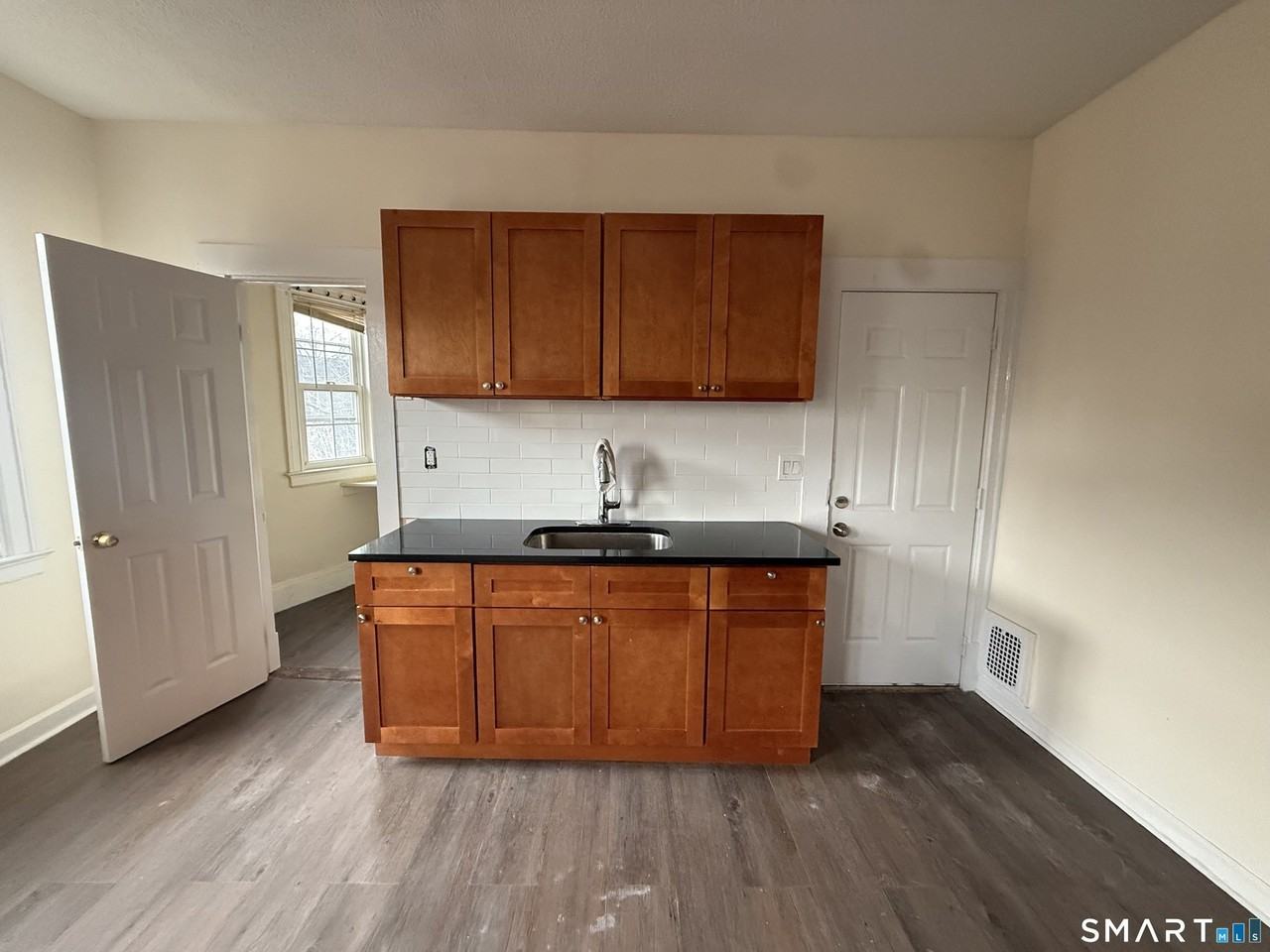 204 Homestead Ave #3 - Photo 6 of 7