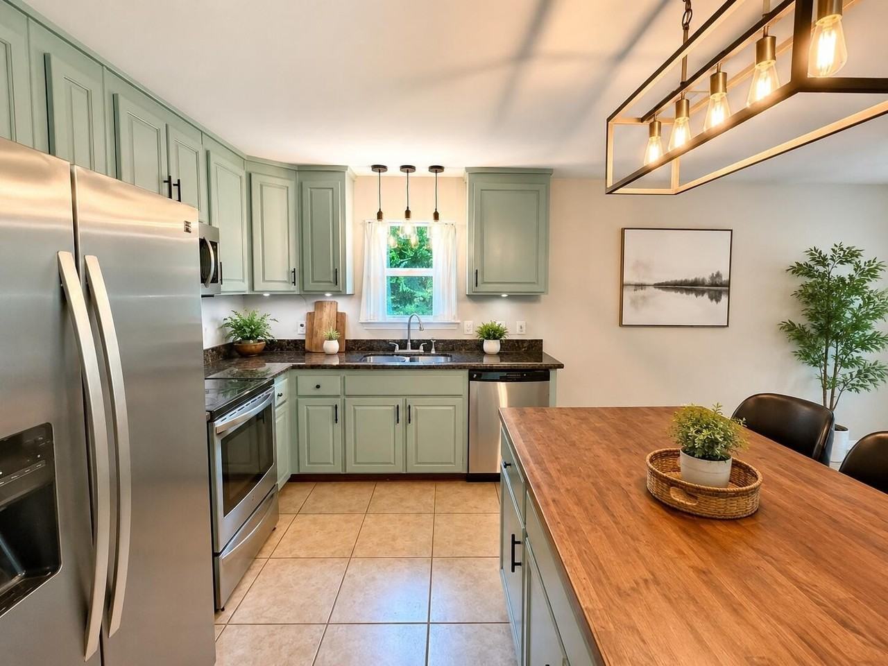 138 Adams St - Photo 7 of 21