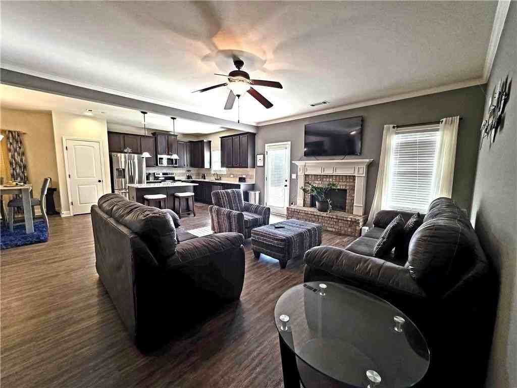 9025 Holder Rd - Photo 7 of 20