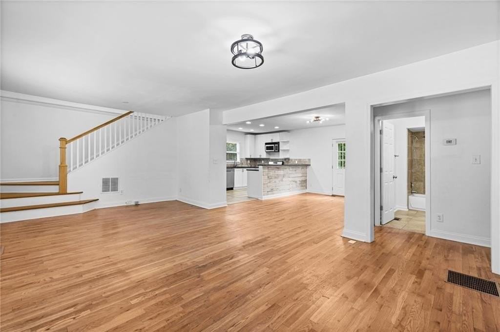 2429 Claude St Nw - Photo 5 of 36