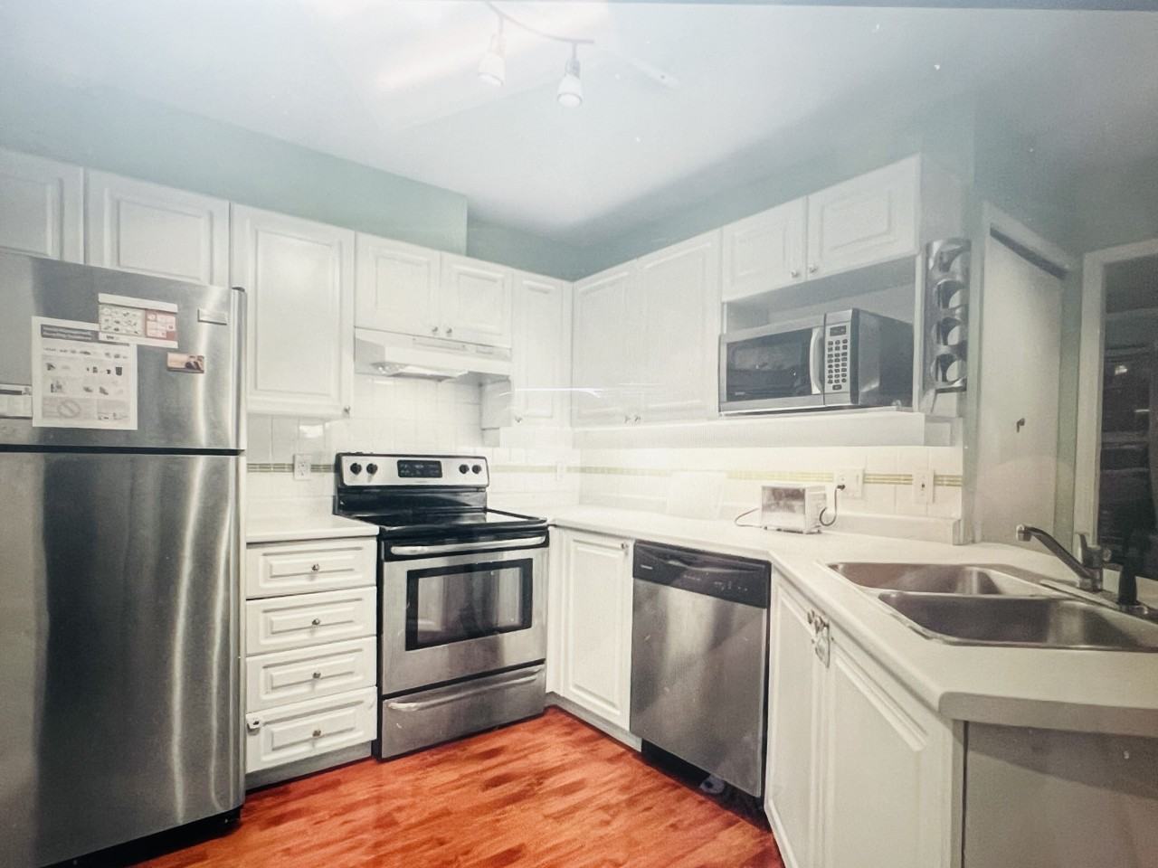 1032 Queens Avenue - Photo 6 of 12