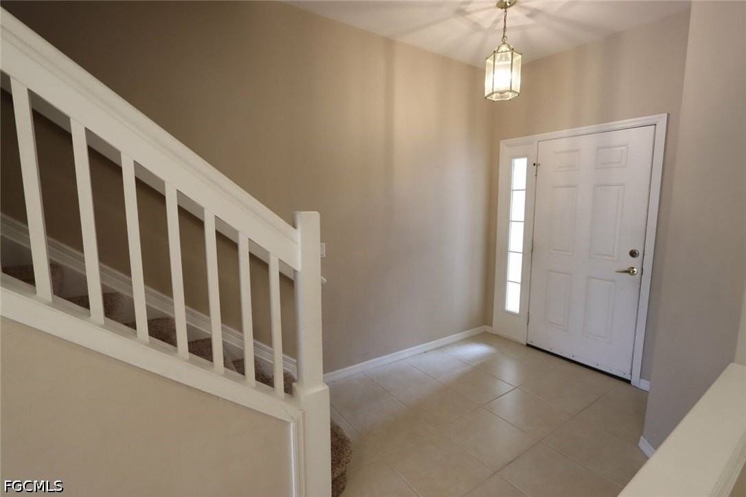 1172 Oxford Ln #27 - Photo 2 of 25