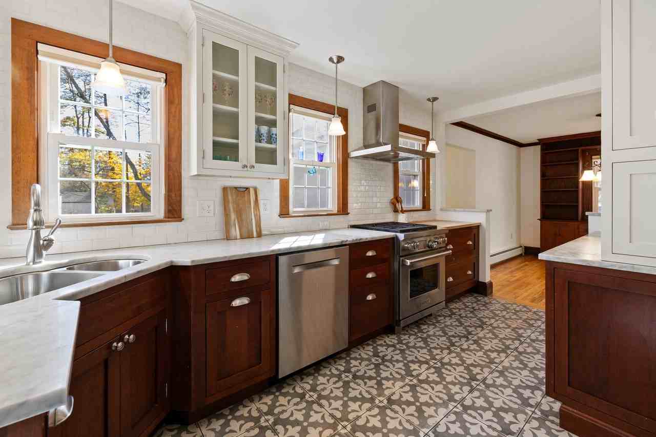 61 Woodlawn Ave #1 - Photo 2 of 19