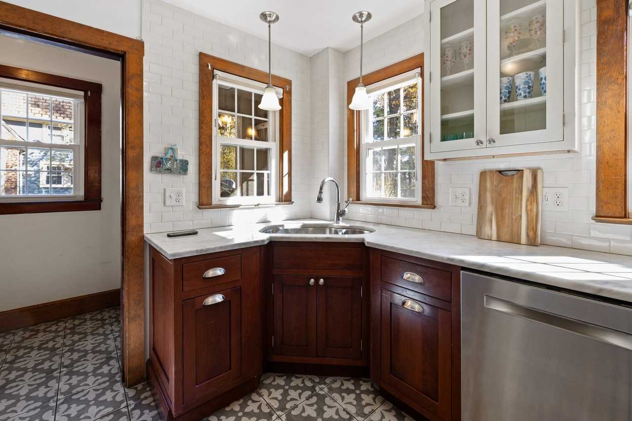 61 Woodlawn Ave #1 - Photo 3 of 19