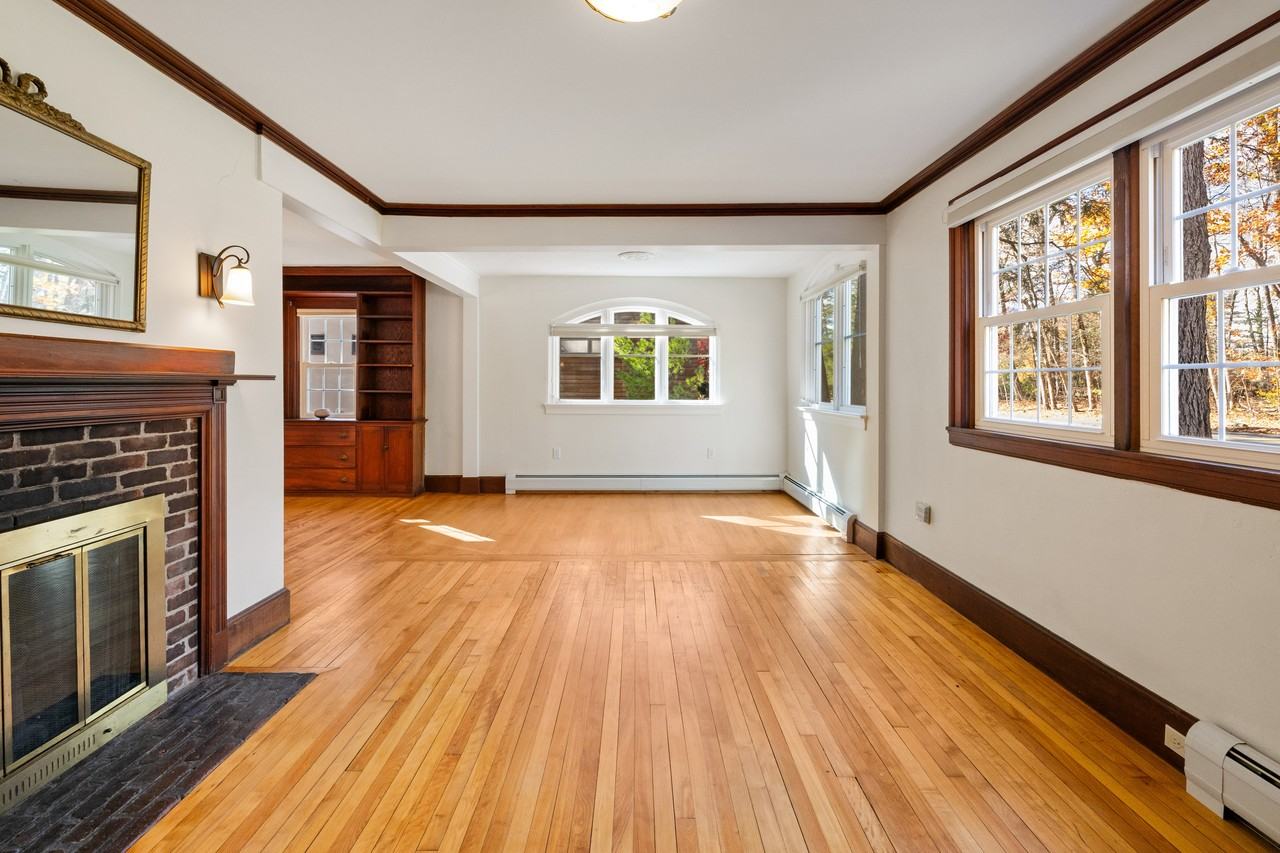 61 Woodlawn Ave #1 - Photo 4 of 19