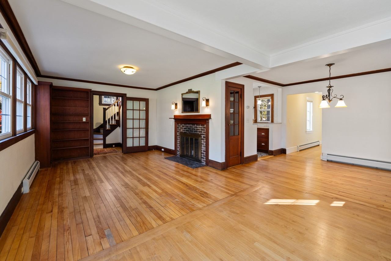 61 Woodlawn Ave #1 - Photo 5 of 19