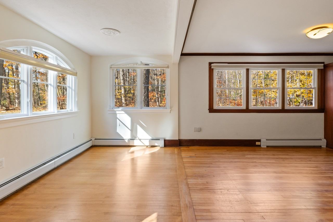 61 Woodlawn Ave #1 - Photo 7 of 19