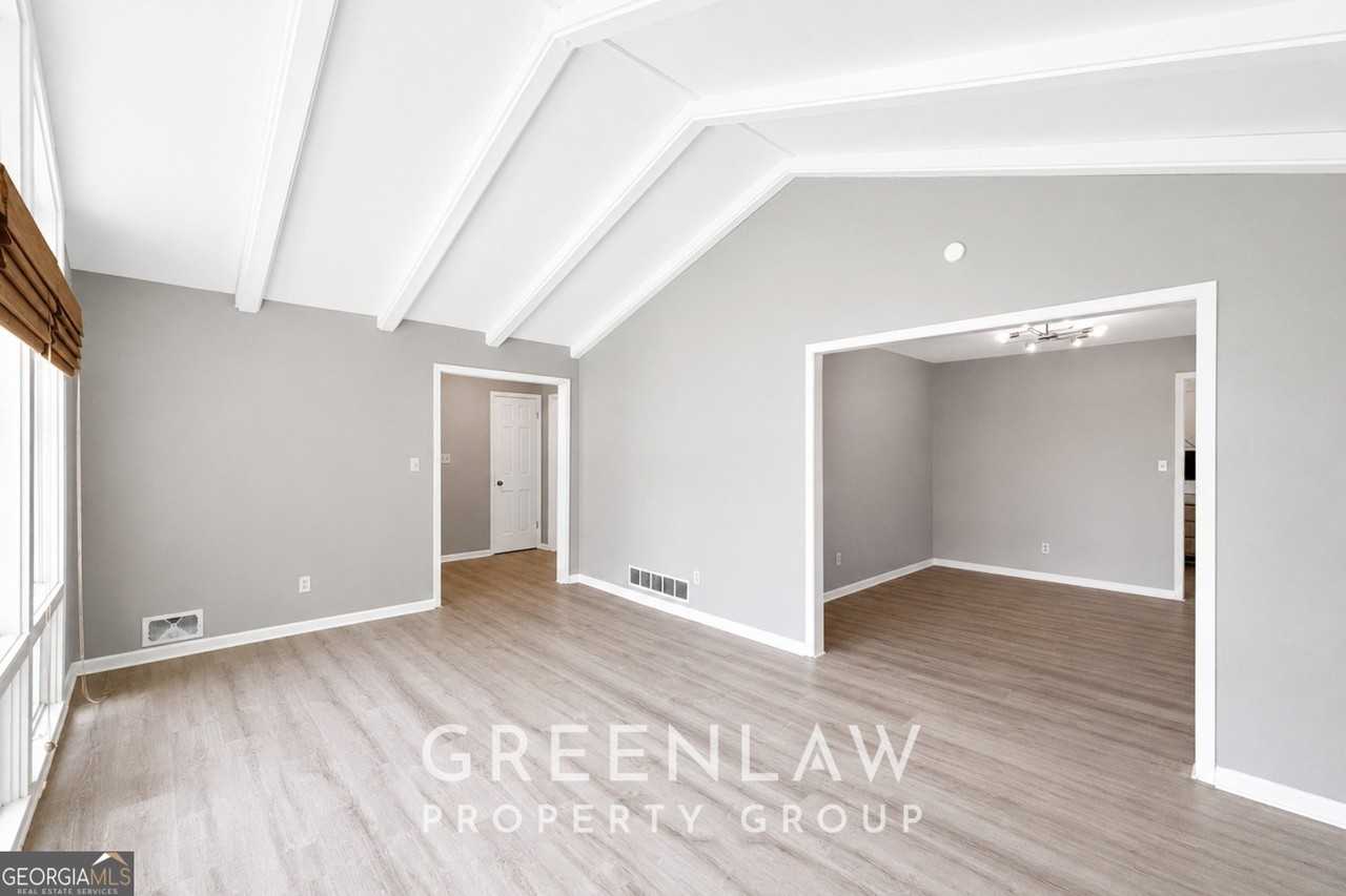 3605 Flat Shoals Rd - Photo 6 of 36