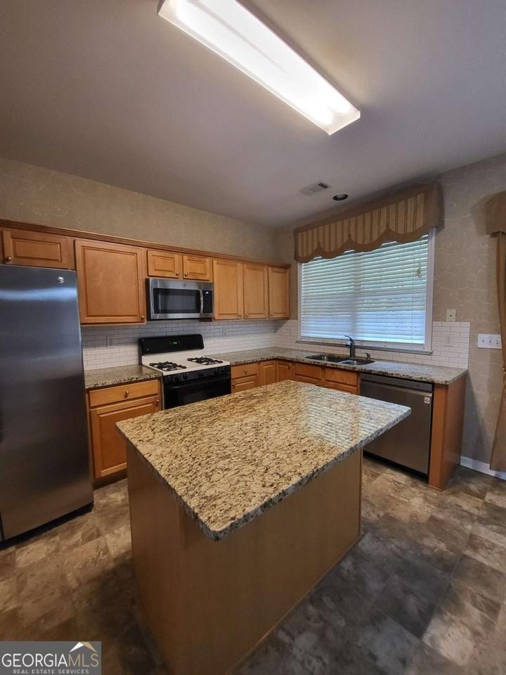265 Friars Head Dr - Photo 4 of 17