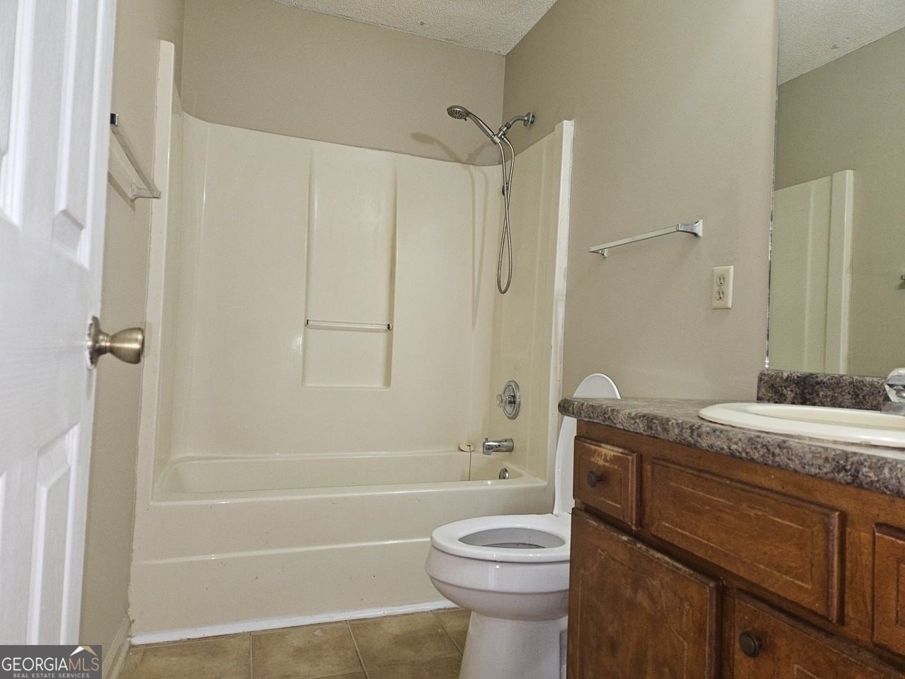 123 Proctor St #A - Photo 7 of 9