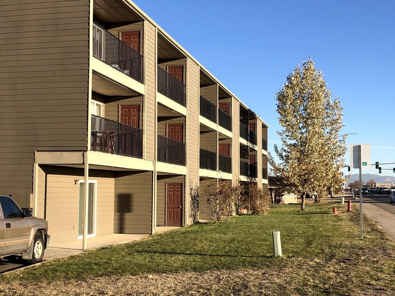 19601 Frontage Rd #29