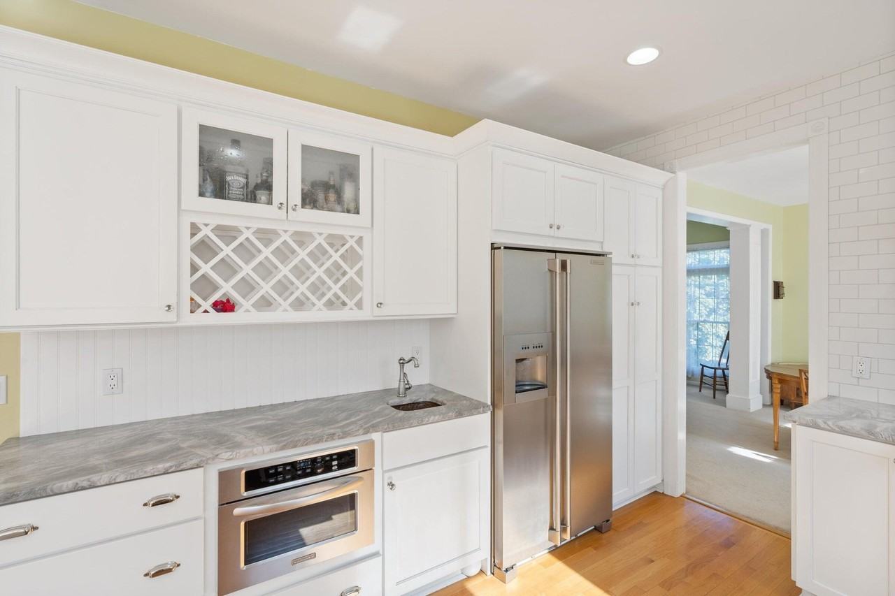 17733 Rolling Woods Cir - Photo 7 of 35