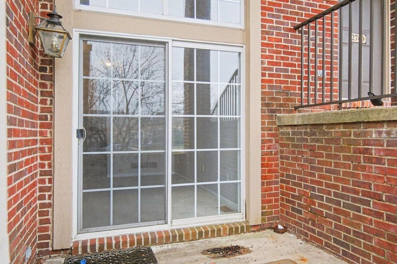 2738 Barclay Way - Photo 4 of 28