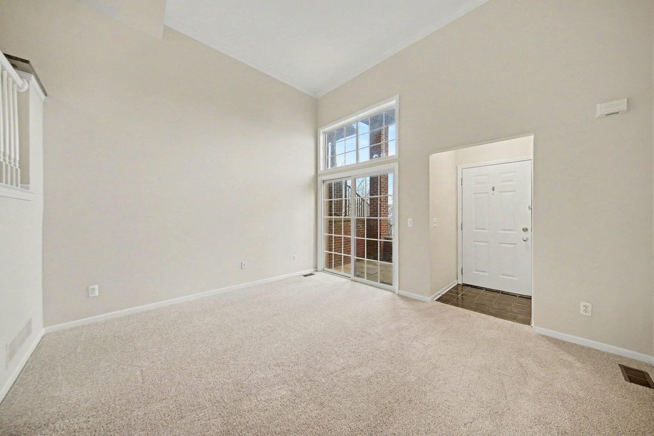 2738 Barclay Way - Photo 7 of 28