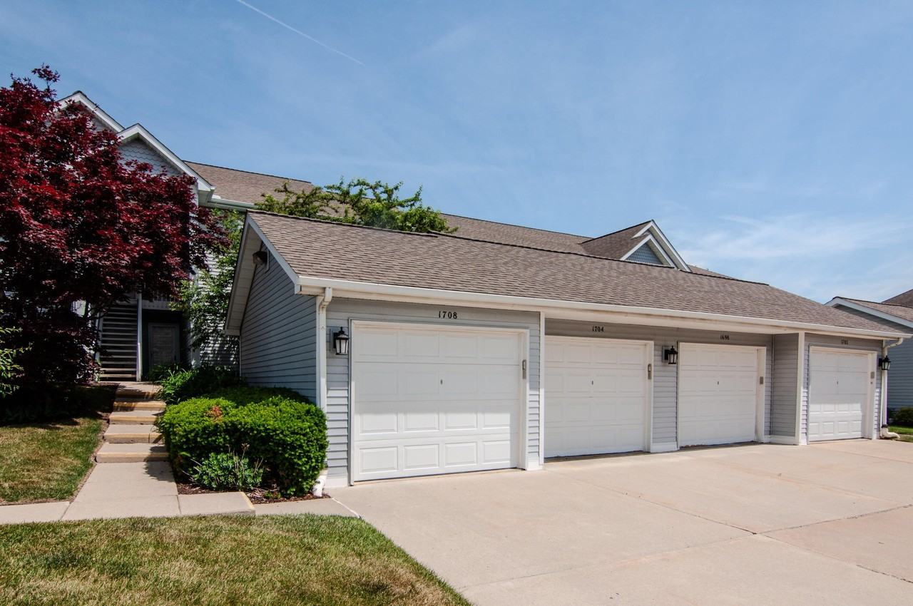 1704 Weatherstone Dr - Photo 2 of 41