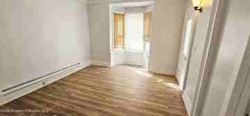 featured image of 1319 Washburn St #1stFL