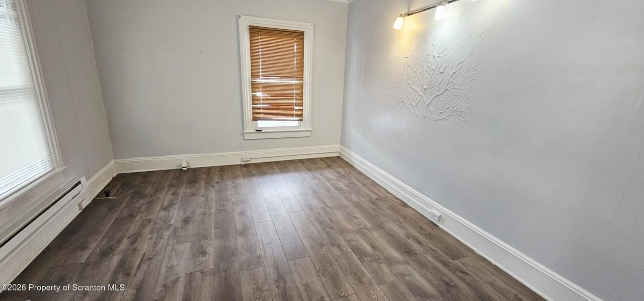 1319 Washburn St #1stFL - Photo 2 of 8