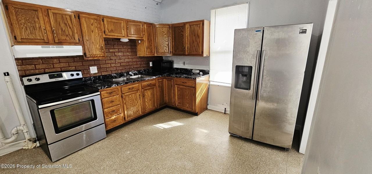1319 Washburn St #1stFL - Photo 3 of 8
