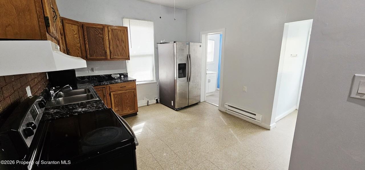 1319 Washburn St #1stFL - Photo 4 of 8