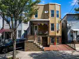 featured image of 816 19th St #4