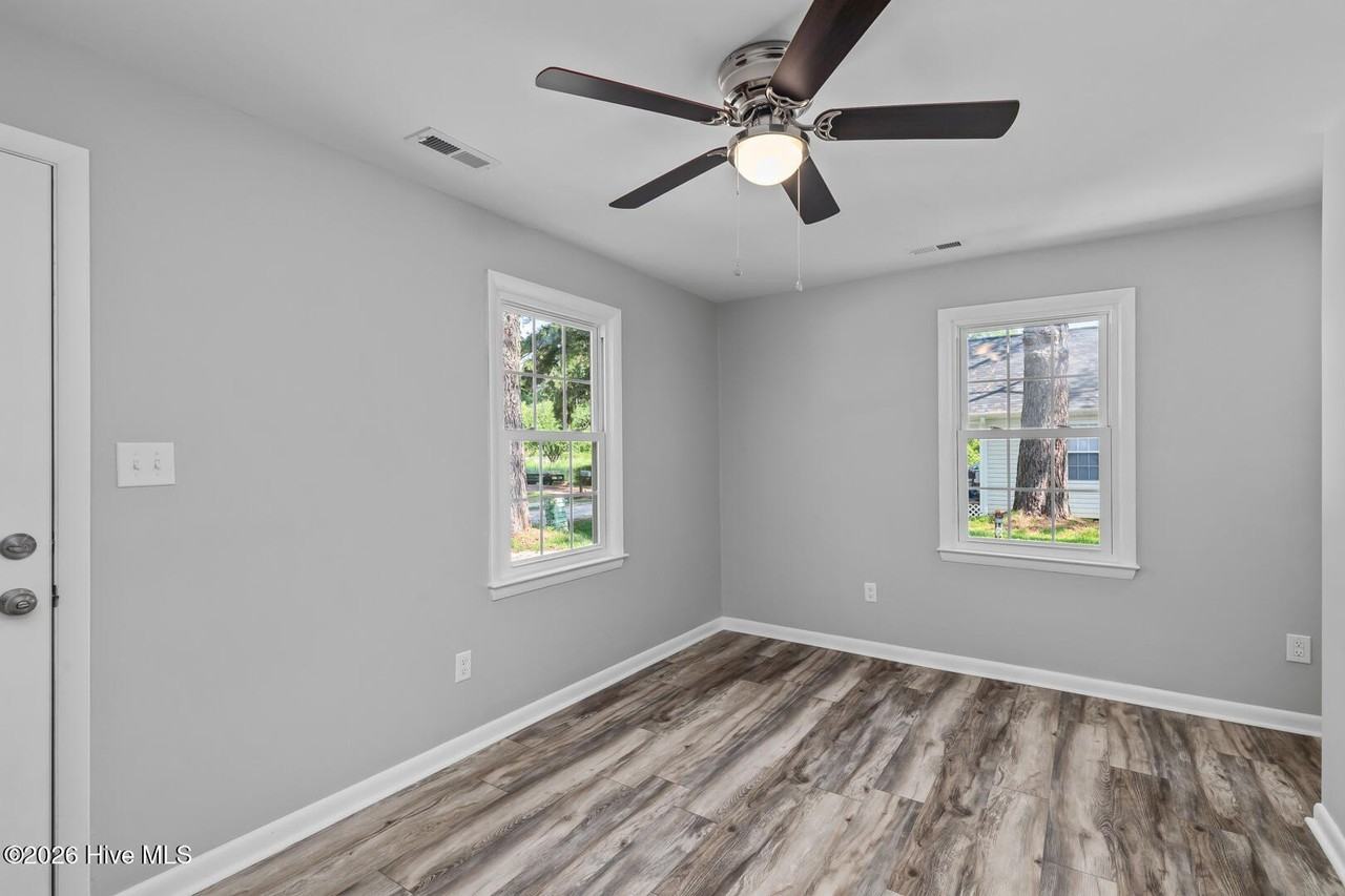 109 Rodeo Ln - Photo 5 of 17