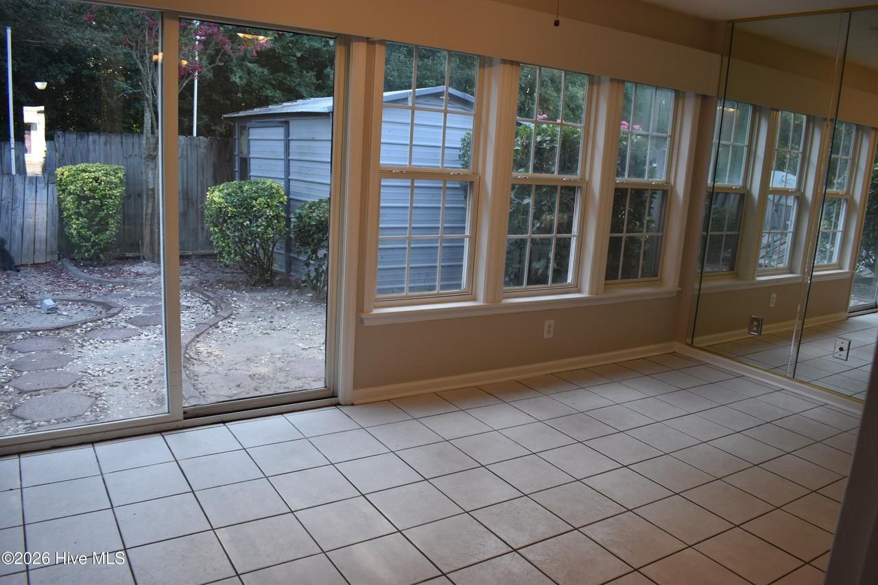 710 Legacy Ct - Photo 3 of 19