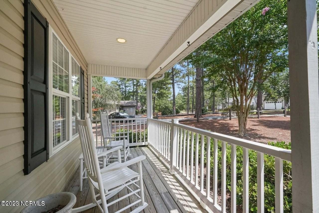 195 Adams Cir - Photo 2 of 21