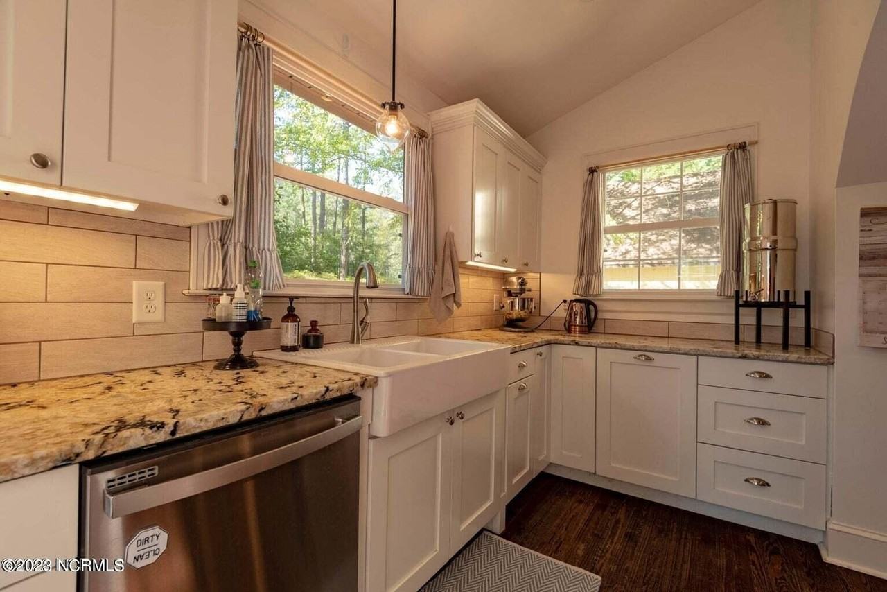 290 Becky Branch Rd - Photo 4 of 33